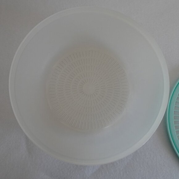 Tupperware Colander Strainer Bowl 1835-3 Flow Thru Sheer Mint Lid 1836-1 Vintage - Picture 6 of 11